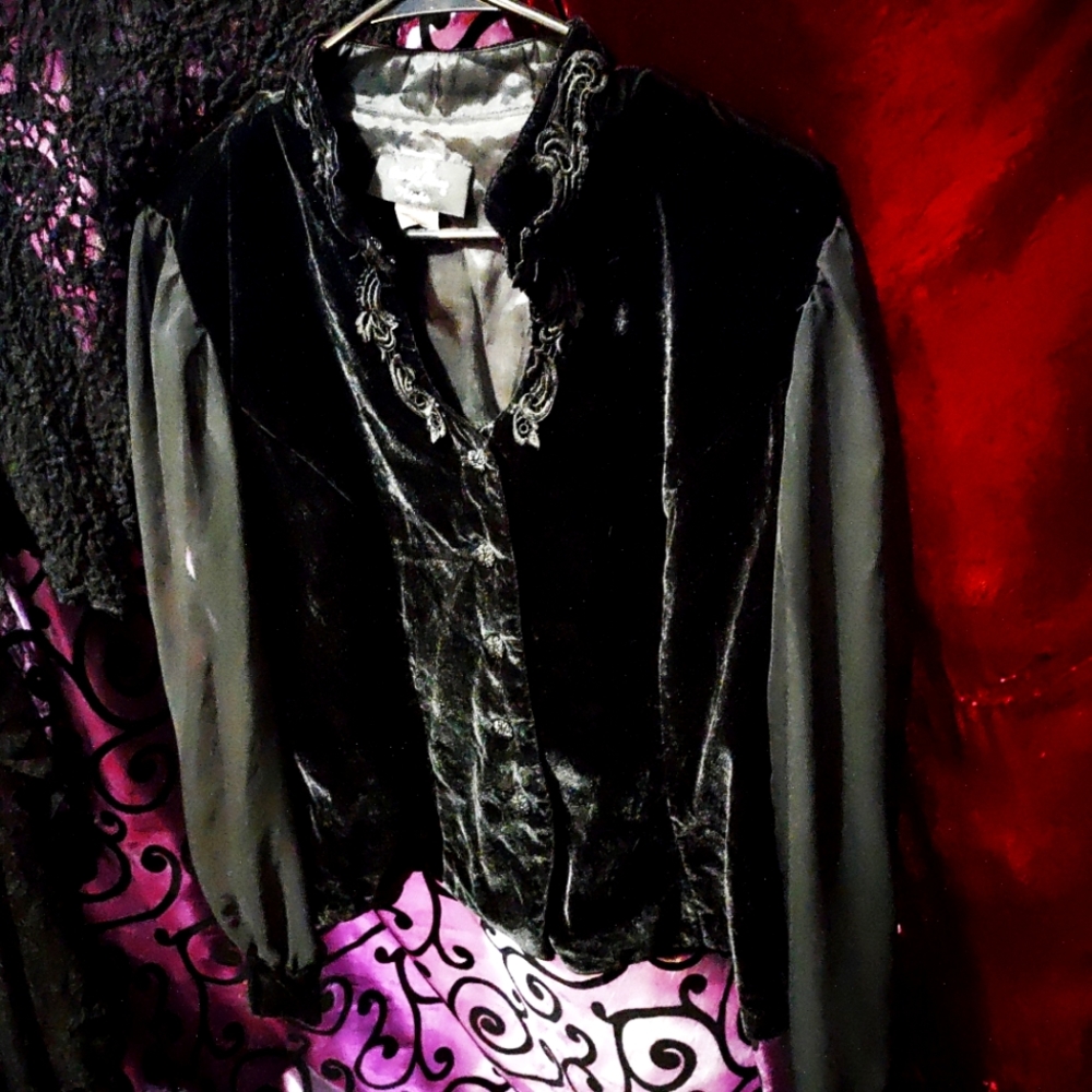 🕷️#TradGoth #Vintage #80s #Silk #Velvet #Jacket🕷